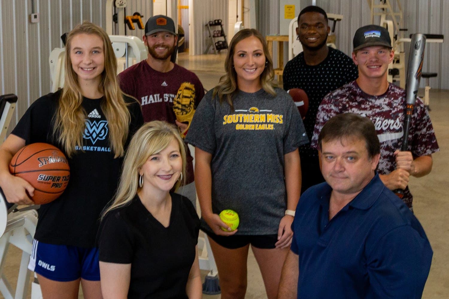 The Houston Physical Therapy team with local Chickasaw County athletes they have helped return to their sport
